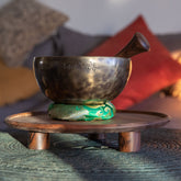 Bols chantant du népal avec maillet