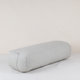 Bolsters rectangulaires en lin greige et blanc cassé, faits main au Maroc, rembourrés de kapok naturel ou de coton recyclé, déhoussables et durables – Atelier Cocon