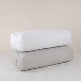 Bolsters rectangulaires en lin greige et blanc cassé, faits main au Maroc, rembourrés de kapok naturel ou de coton recyclé, déhoussables et durables – Atelier Cocon