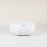 Zafu rond en lin écru, coussin de méditation artisanal garni de kapok, déhoussable et fait main au Maroc – Atelier Cocon