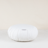 Zafu rond en lin écru, coussin de méditation artisanal garni de kapok, déhoussable et fait main au Maroc – Atelier Cocon