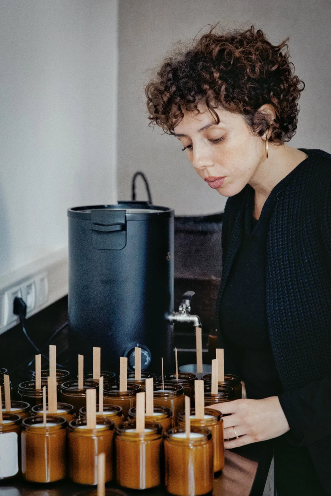 Fabriquer une bougie naturelle : un geste lent et intentionnel