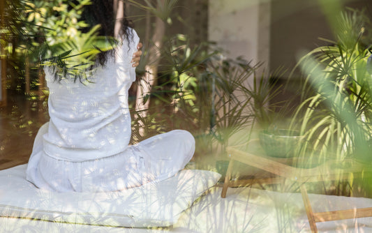 Choisir son assise de méditation : zafu, zabuton ou futon